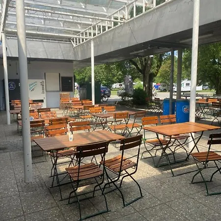 营地 Allyouneed Oktoberfest Basic Camping *