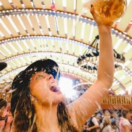 Allyouneed Oktoberfest Basic Camping München